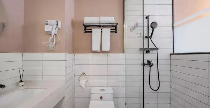 曲靖卫生间贴墙砖